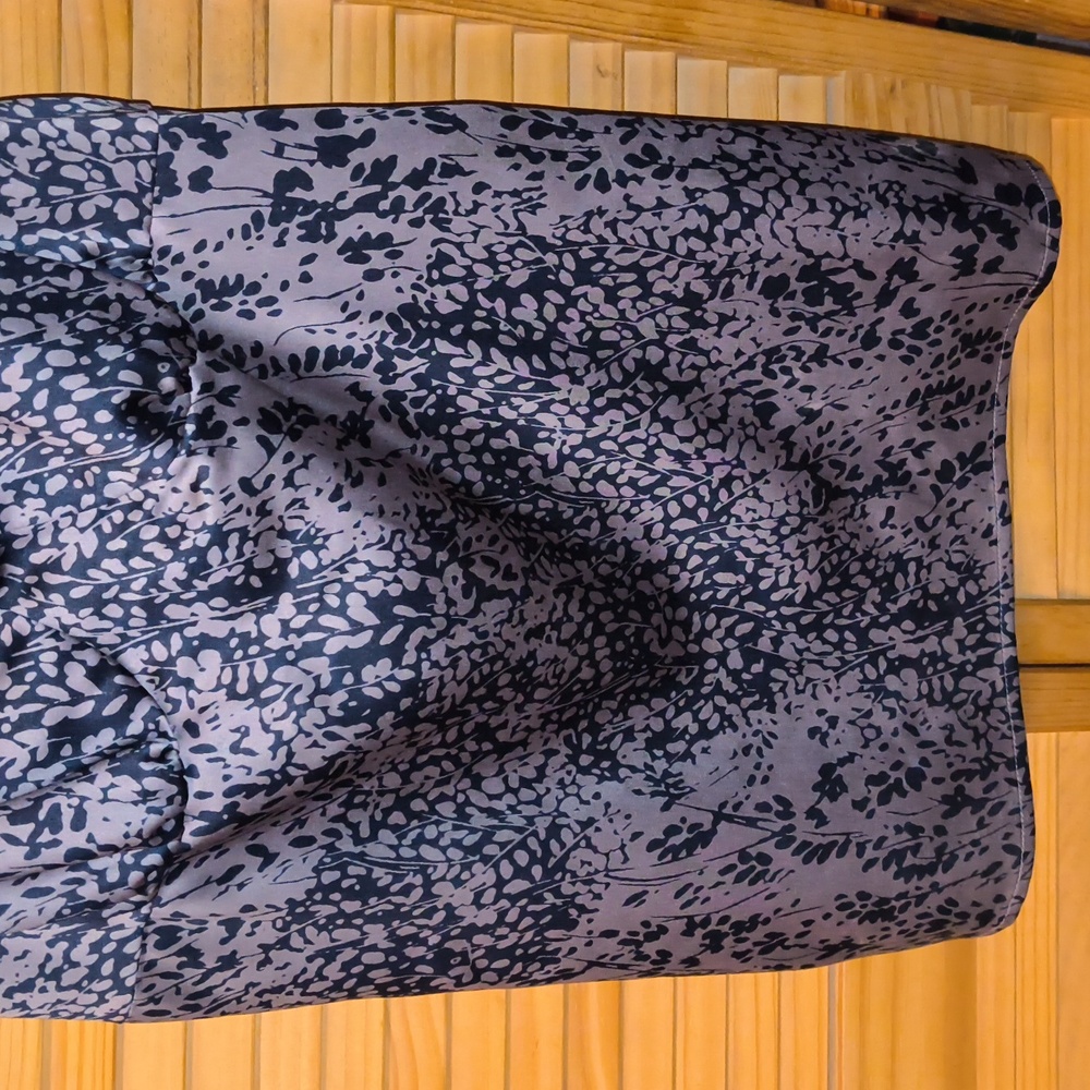 Daisy Fuentes Brand Women's V-Neck Purple & Black Silky Tank-Size Med.-NWOT - Picture 3 of 9